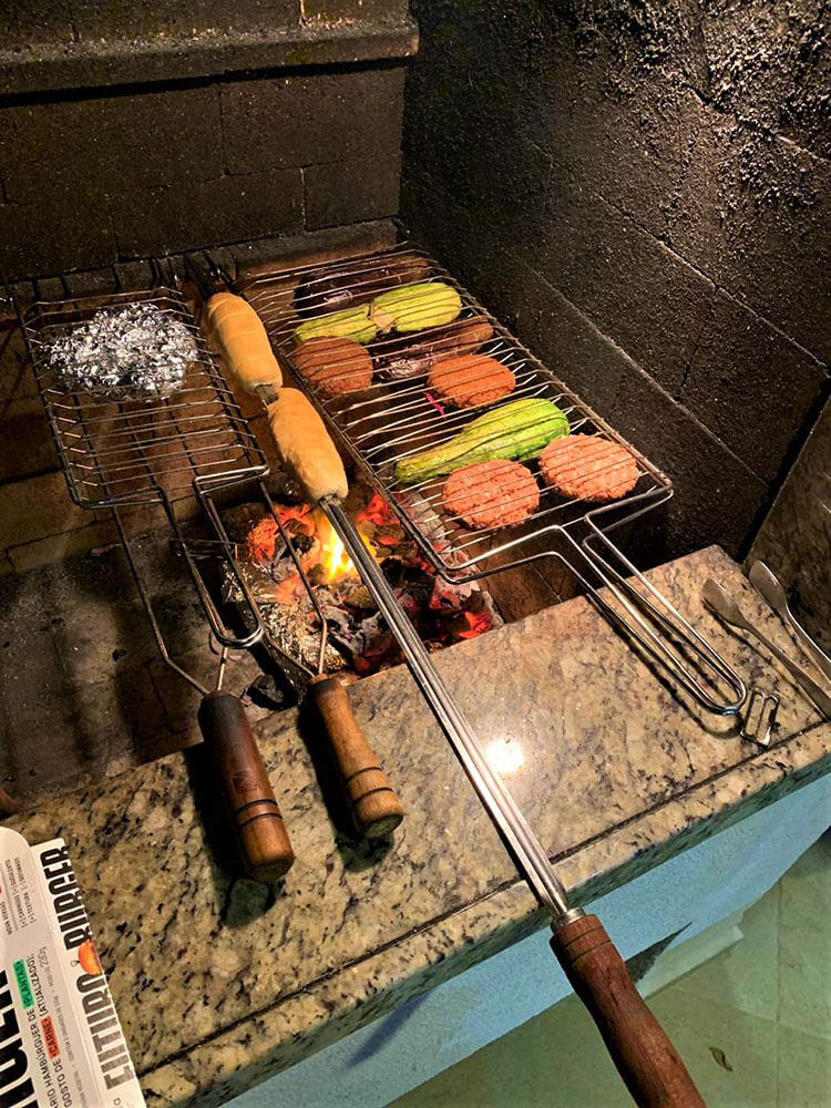 Vegan churrasco with plant-based burger